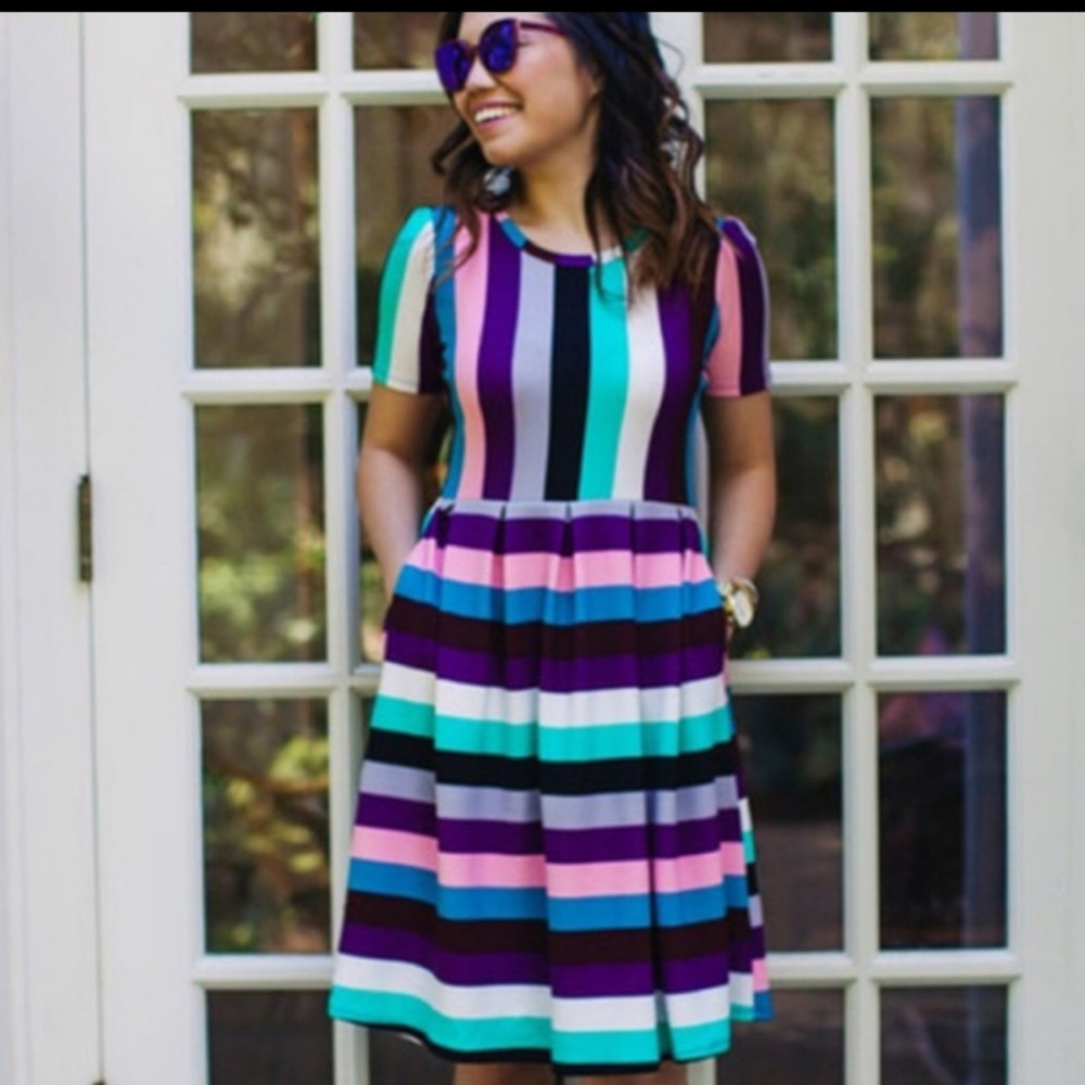 💜LuLaRoe Striped and pleated Amelia multi colored